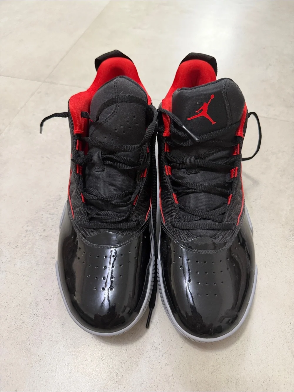 New Jordan stay loyal, Men's Black Patent Leather Basketball Shoes with Red Acce